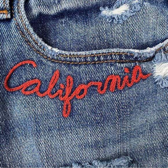 Old Navy Embroidered California Boyfriend Distressed Jean Shorts Size 8 - Picture 2 of 8